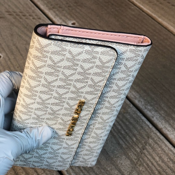 MICHAEL KORS JET SET TRAVEL LARGE TRIFOLD WALLET - Picture 5 of 8